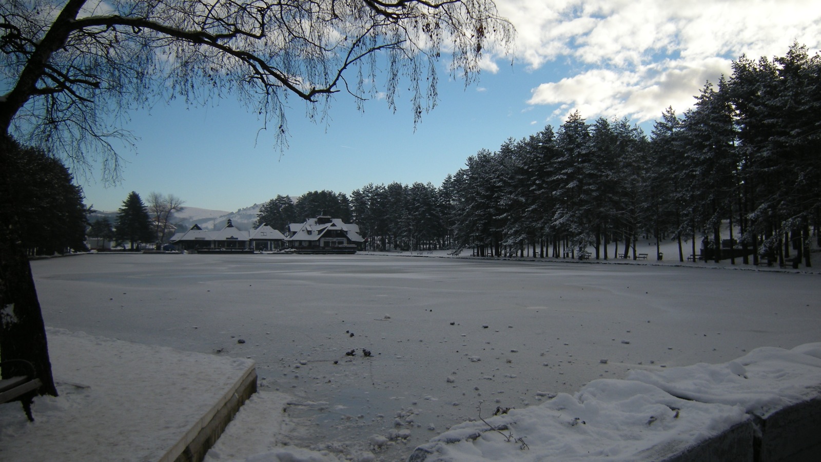 Kings Square and Lake